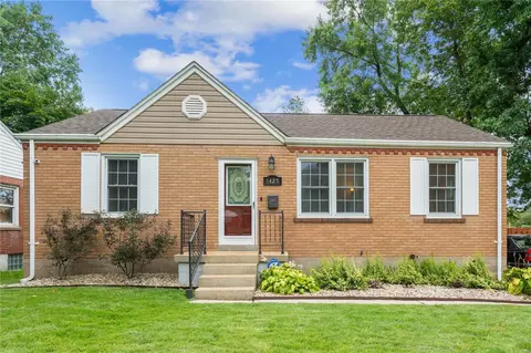 1425 W Duchesne Dr, Florissant, MO 63031