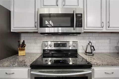 Kitchen - 3740 Sawmill Rd, Wildwood, MO 63069 photo 3 of 3