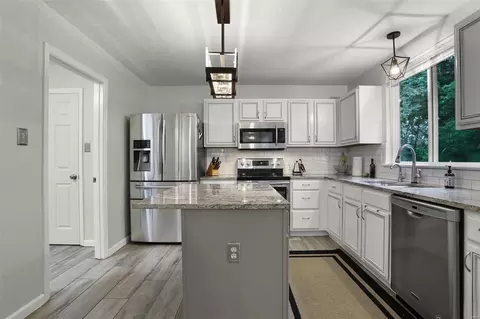 Kitchen - 3740 Sawmill Rd, Wildwood, MO 63069 photo 2 of 3