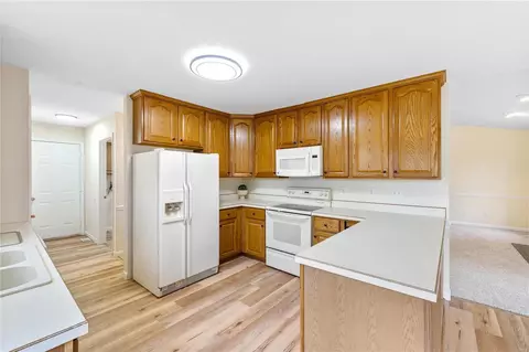 3055 Devilla Trl #8B, Saint Charles, MO 63301 photo 9
