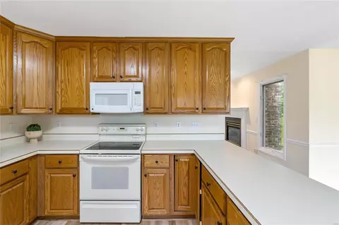 3055 Devilla Trl #8B, Saint Charles, MO 63301 photo 10