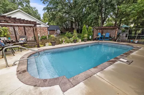 Exterior - 827 Castlebar Ct, Manchester, MO 63021 photo 8 of 16