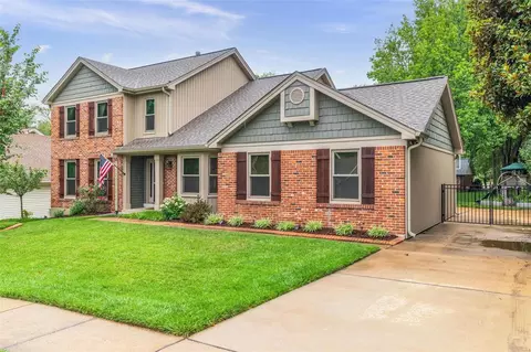 Exterior - 827 Castlebar Ct, Manchester, MO 63021 photo 2 of 16