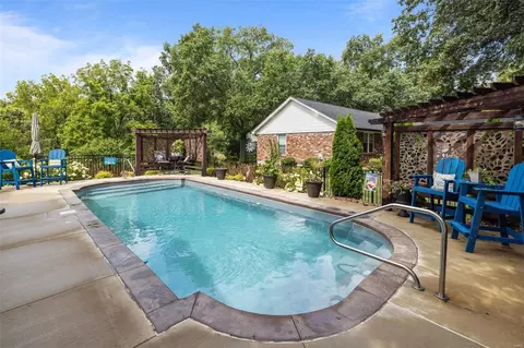 Exterior - 827 Castlebar Ct, Manchester, MO 63021 photo 6 of 16
