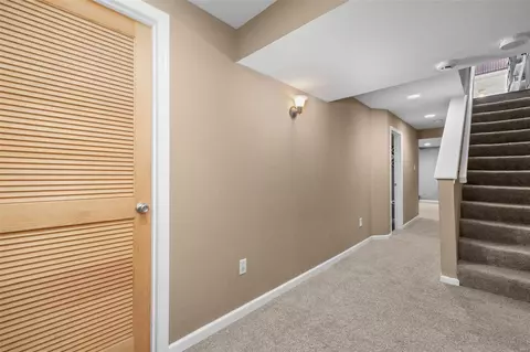Entry Way - 827 Castlebar Ct, Manchester, MO 63021 photo 5 of 5