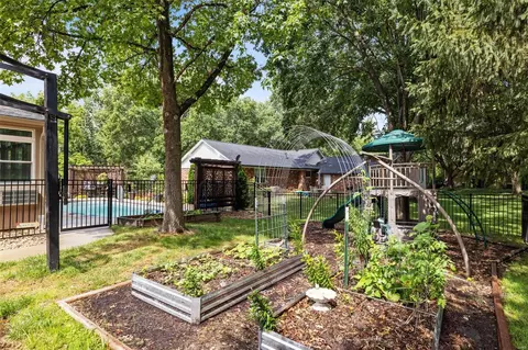 Exterior - 827 Castlebar Ct, Manchester, MO 63021 photo 12 of 16