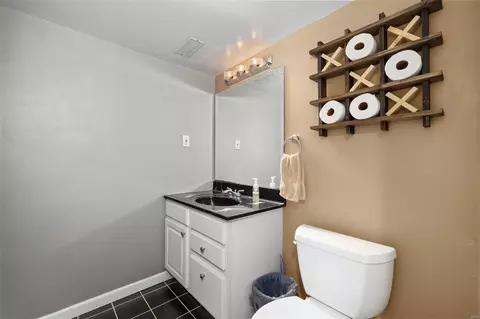 Bath - 827 Castlebar Ct, Manchester, MO 63021 photo 6 of 7
