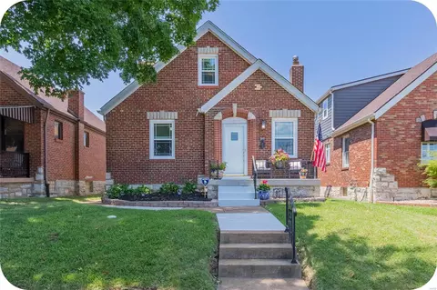 2017 Macklind Ave, Saint Louis, MO 63110