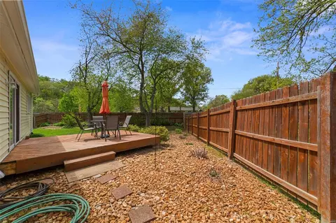 Exterior - 4 Redsand Ct, Manchester, MO 63011 photo 2 of 4
