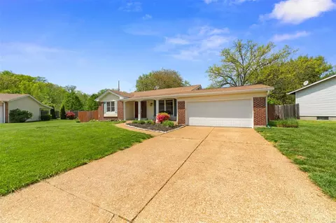 Exterior - 4 Redsand Ct, Manchester, MO 63011 photo 1 of 4