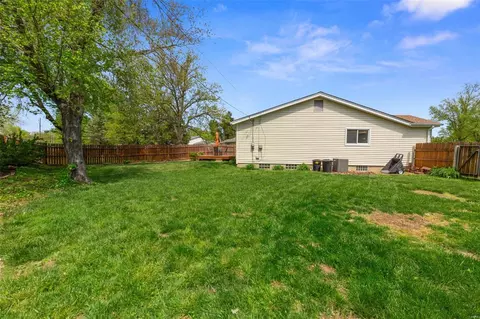 Exterior - 4 Redsand Ct, Manchester, MO 63011 photo 4 of 4