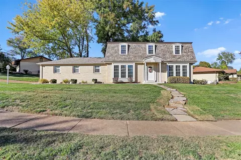 13165 Weatherfield Dr, Saint Louis, MO 63146
