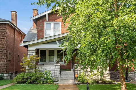 3972 Dover Pl, Saint Louis, MO 63116