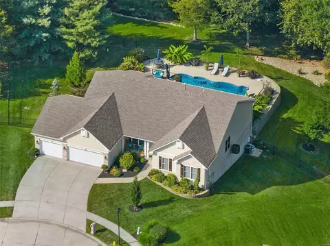 425 Boulder Creek Dr, Wentzville, MO 63385