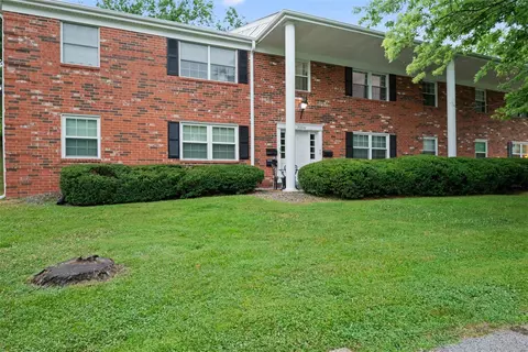 3204 Denmark Dr #D, Bridgeton, MO 63044