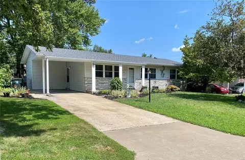 903 Altavia Dr, Hazelwood, MO 63042