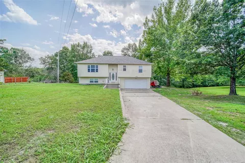 22875 Hickerson Ln, Saint Robert, MO 65584 photo 1