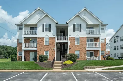 1217 Woodland Point Dr #A, Saint Louis, MO 63146