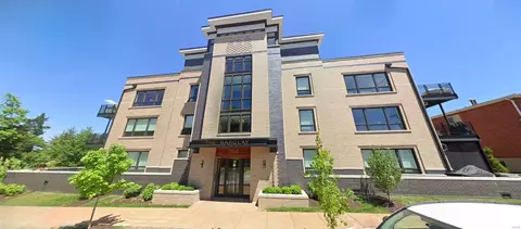 204 S Clay Ave #103, Saint Louis, MO 63122