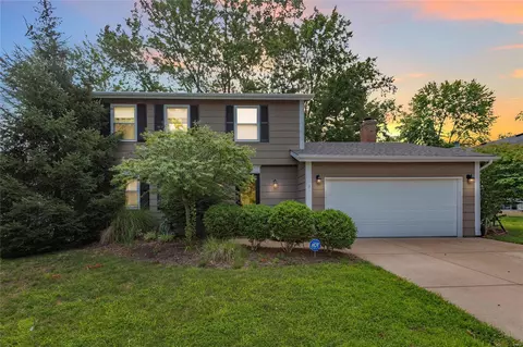 2306 Sportsmen Hill Dr, Chesterfield, MO 63017