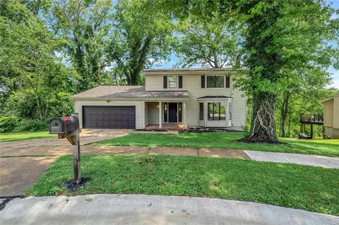 6008 Treeridge Trl, Oakville, MO 63129