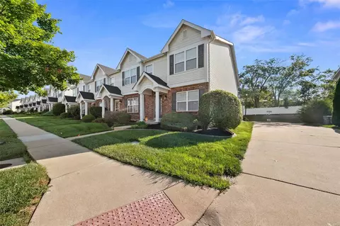 Exterior - 439 Wild Oak Dr, O'fallon, MO 63368 photo 2 of 4