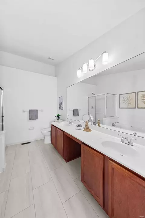 Bath - 439 Wild Oak Dr, O'fallon, MO 63368 photo 2 of 3