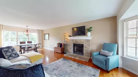 1072 Johanna Dr, Ballwin, MO 63021 photo 5