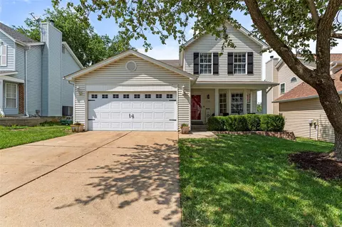 1072 Johanna Dr, Ballwin, MO 63021