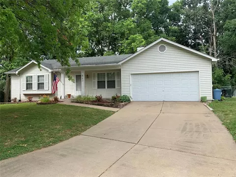 843 Whispering Rock Dr, O'fallon, MO 63366