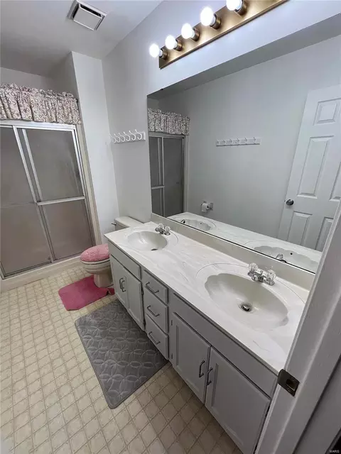 843 Whispering Rock Dr, O'fallon, MO 63366 photo 16
