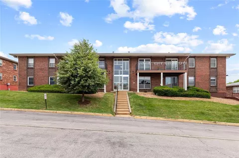 10344 Forest Brook Ln #D, Saint Louis, MO 63146