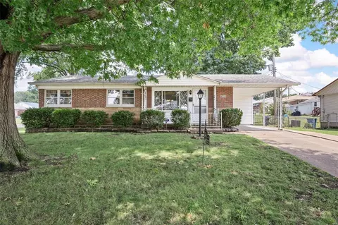 4313 Big Chief Dr, Saint Louis, MO 63123