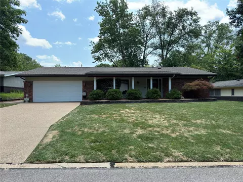 1620 Rathford Dr, Saint Louis, MO 63146