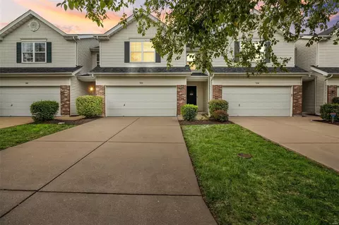 524 Flowering Magnolia Dr, O'fallon, MO 63366