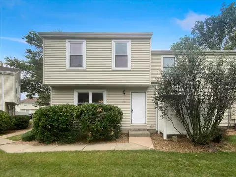 676 Summer Winds Ln, Saint Peters, MO 63376