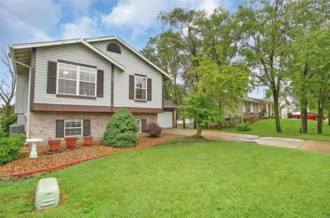 11 Devondale Ct, Saint Peters, MO 63376