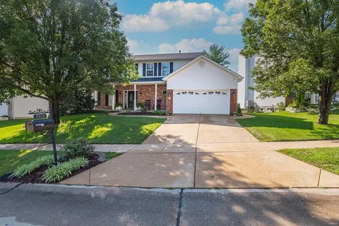3152 Piney Pointe Dr, Saint Louis, MO 63129