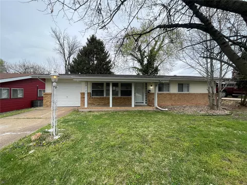 3125 Saint Catherine St, Florissant, MO 63033
