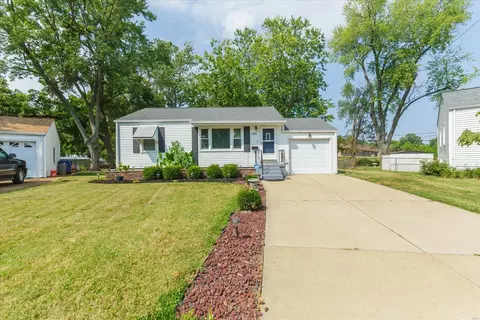 1030 Loekes Dr, Florissant, MO 63031