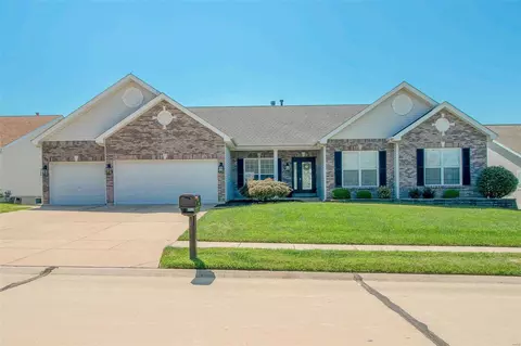 2070 Roselake Cir, Saint Peters, MO 63376