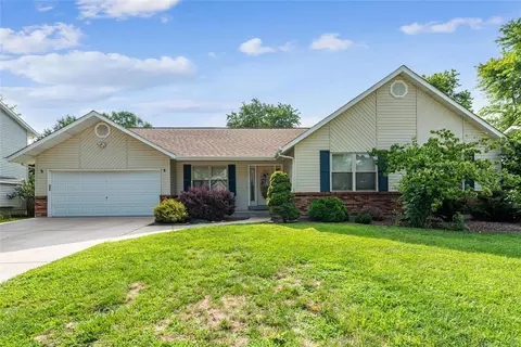 1362 Kyle Dr, Saint Charles, MO 63304