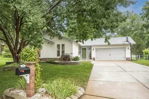 16 Cherrywood Ct, Saint Peters, MO 63376