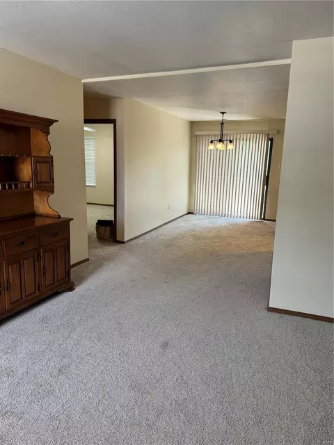2109 New Sun Dr, Florissant, MO 63031