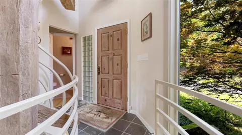 Entry Way - 4635 Chateau Ln, Wildwood, MO 63069 photo 4 of 6