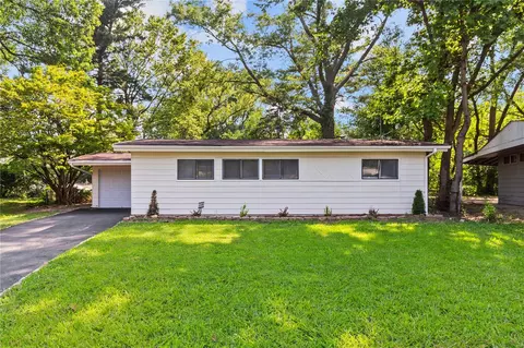 8424 Chalons Ct, Saint Louis, MO 63134