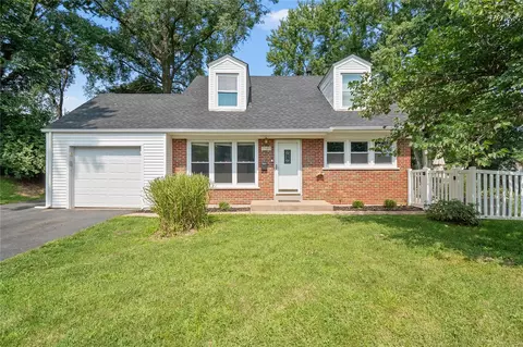 3389 Adie Rd, Saint Ann, MO 63074