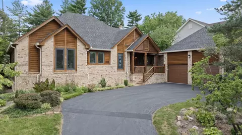 754 Cedar Field Ct, Town And Country, MO 63017