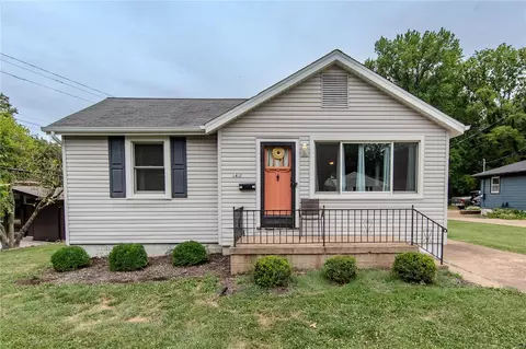 1457 Grant Rd, Saint Louis, MO 63119