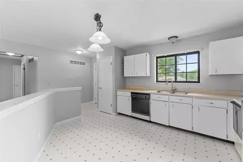2326 Laredo Dr, O'fallon, MO 63368 photo 3